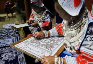 不一样的民族文化，革家人的蜡染