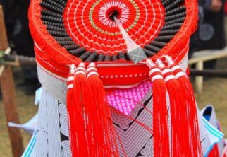 枫香寨“哈戎”节神秘的亻革家风情（组图）