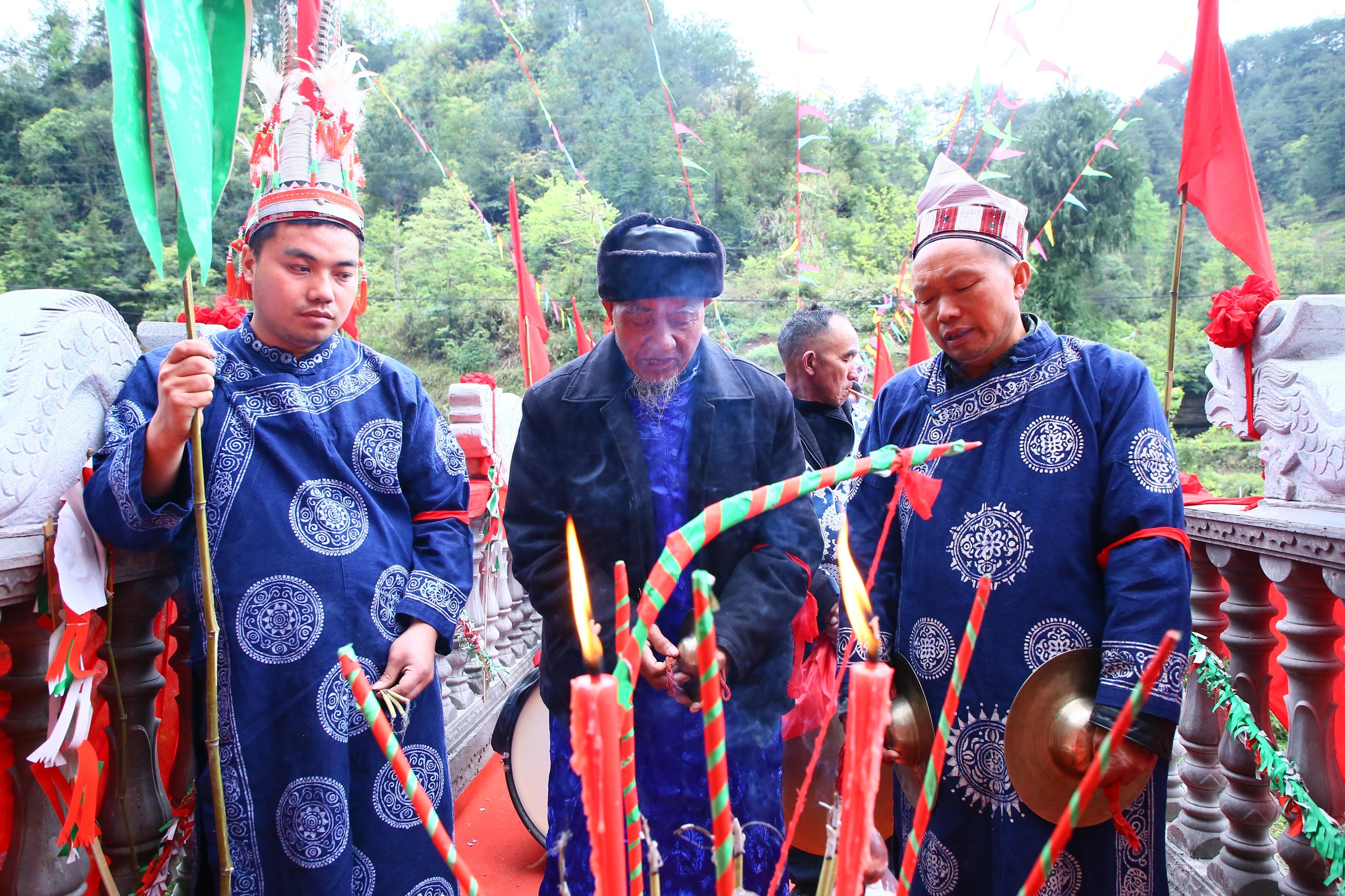 几百年都难见一次，贵州这个国家级传统村落举行牵牛拉马祭桥仪式 亻革家头条 第19张