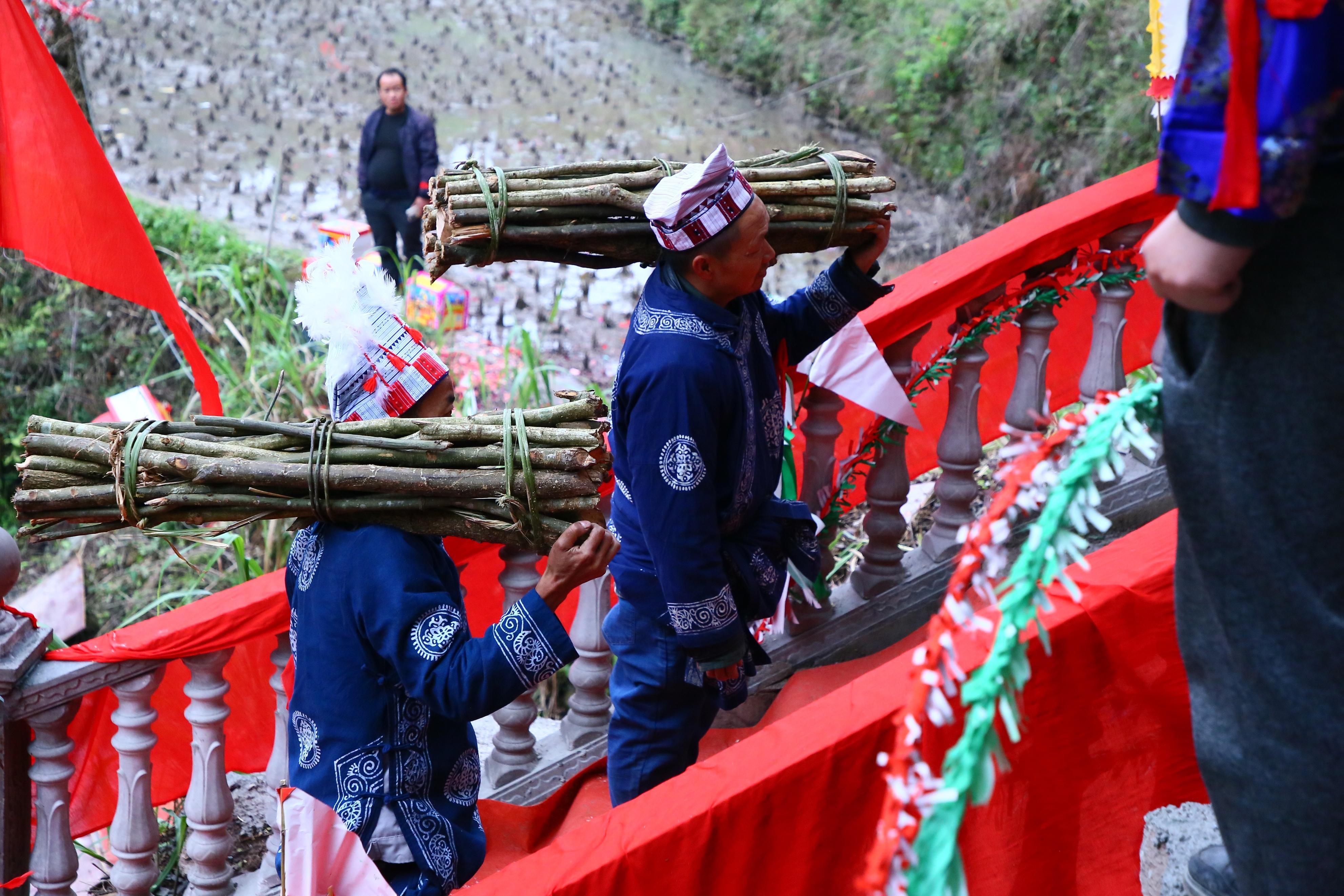 几百年都难见一次，贵州这个国家级传统村落举行牵牛拉马祭桥仪式 亻革家头条 第9张