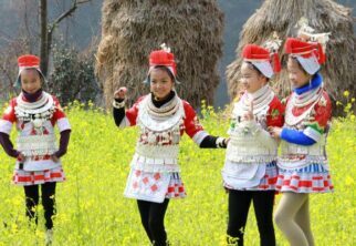 去塘都革家寨赏油菜花拍革家姑娘【最美春色】