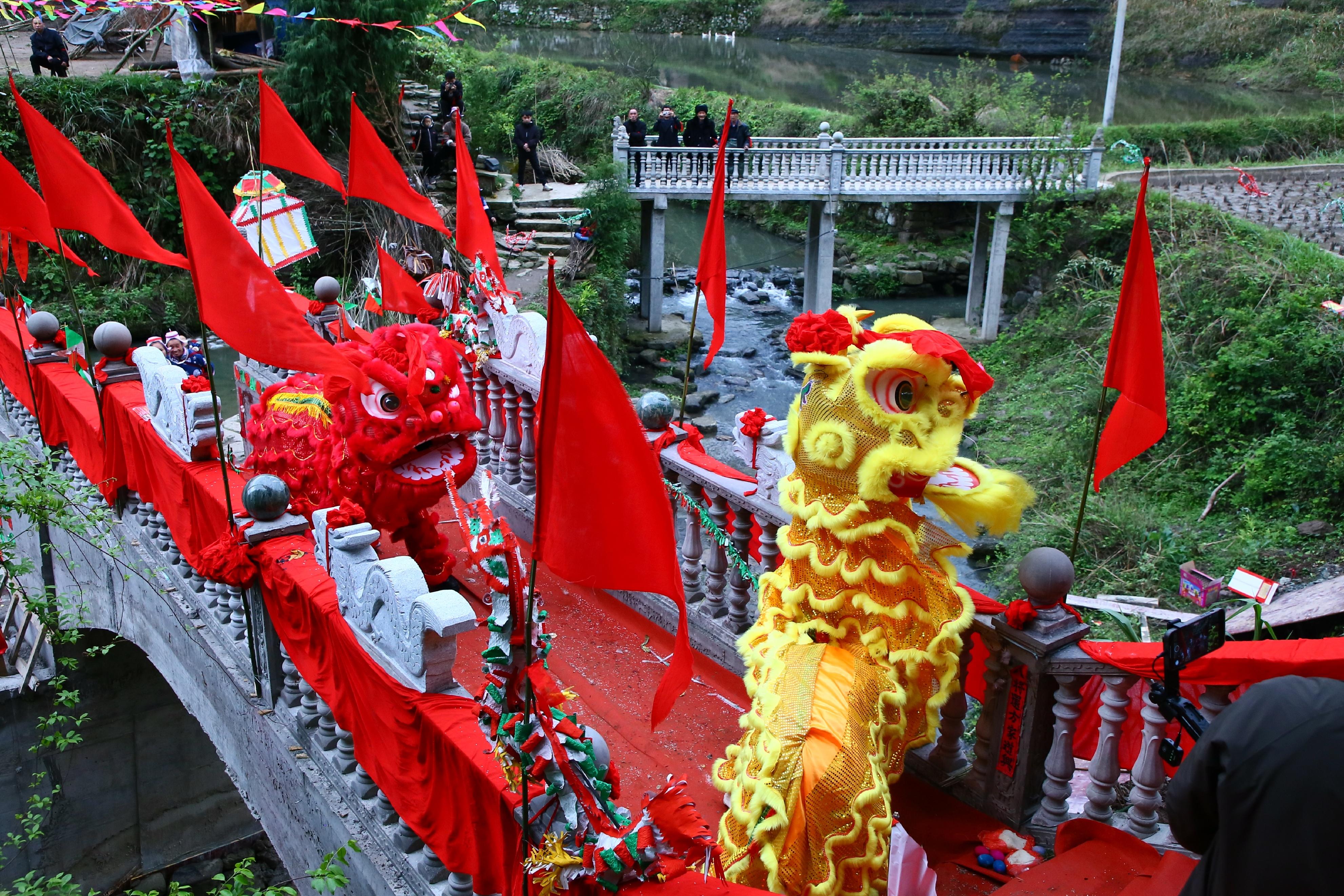 几百年都难见一次，贵州这个国家级传统村落举行牵牛拉马祭桥仪式 亻革家头条 第18张