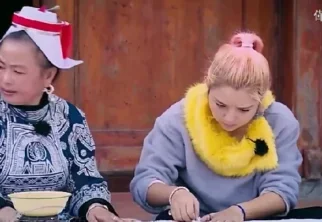 《非常驾期》何洁自驾团队到麻塘亻革家寨和龙场中学